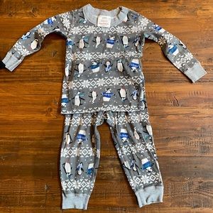 Hanna Andersson holiday penguin pajamas US 18-24 months. 100% organic cotton.